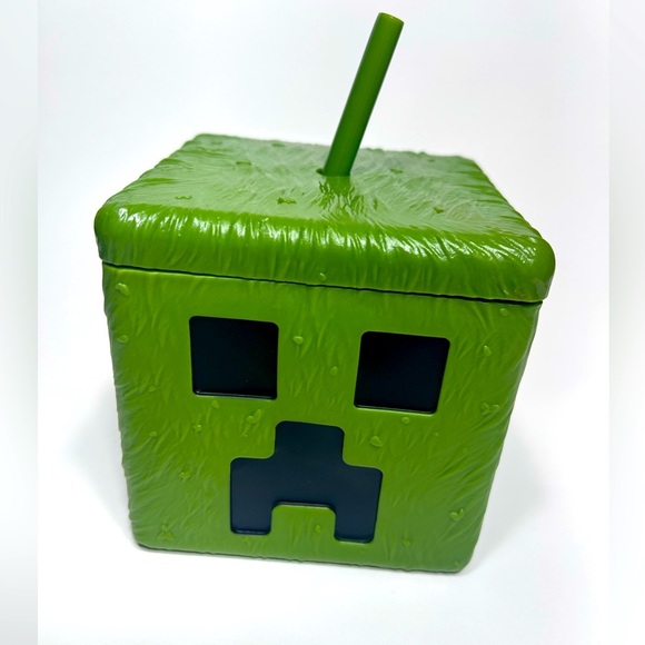 A Minecraft Movie - Creeper Cup w/ Straw - Brand New 🧱🧟♂️⛏️ - Picture 11 of 11